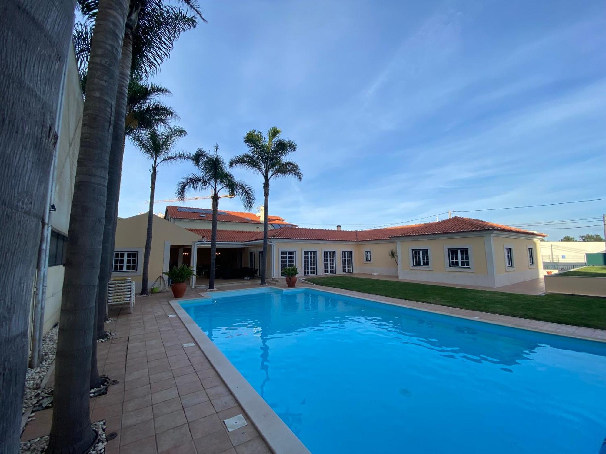 B&B With Heated Pool サン・マルティーニョ・ド・ポルト エクステリア 写真